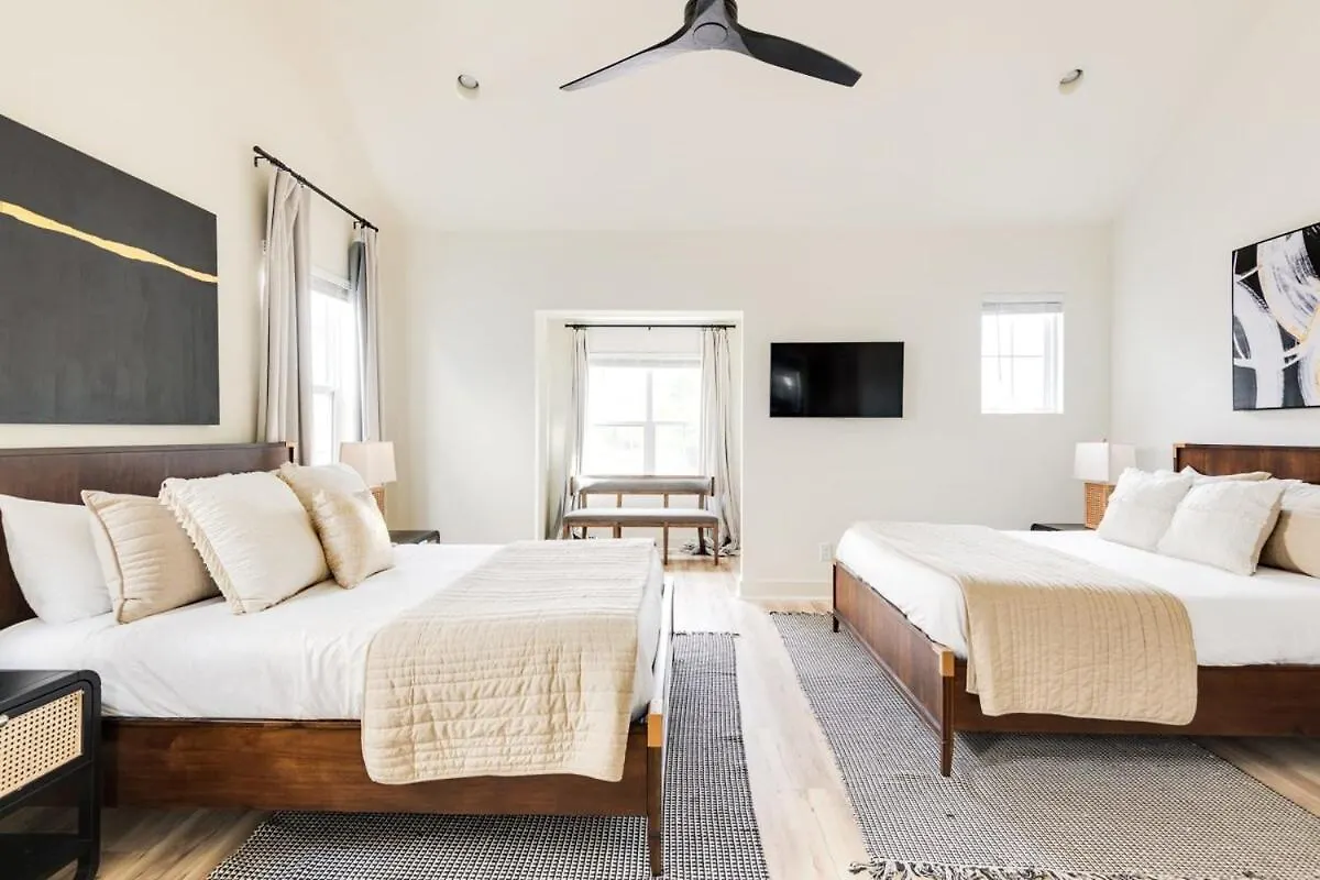 Nyaraló The Ashland House - Stylish Design, Backyard Oasis Villa Nashville
